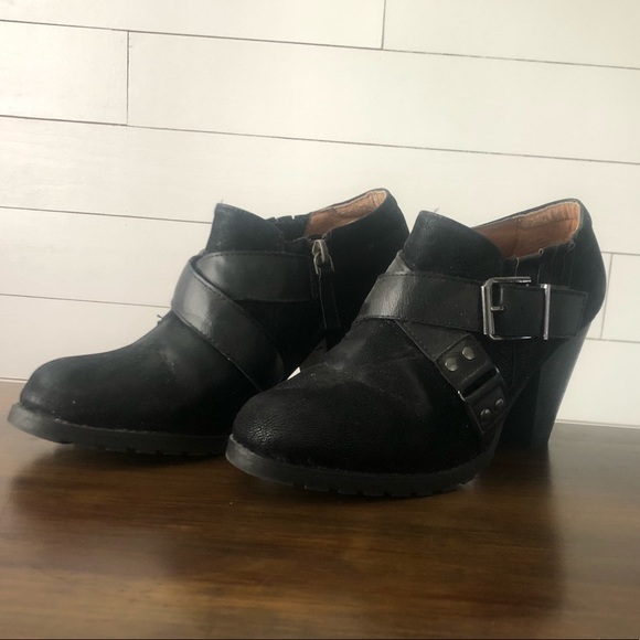 Gently used Crown Vintage black leather booties